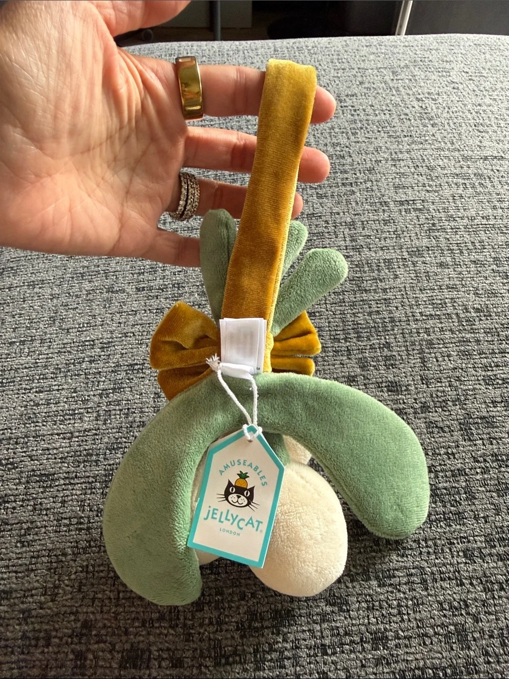 NWT RETIRED Jellycat Amuseable Mistletoe